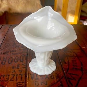 Vintage Jack in the Pulpit Milk‎ Glass Vase